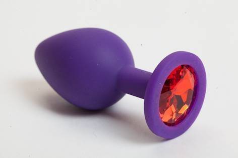 Анальная пробка 4sexdream силиконовая фиолетовая с алым кристаллом 8,2 х 3,5 47100-MM