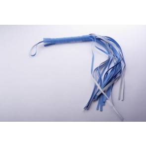 Плеть гладкая (флогер) голубая с жесткой рукоятью общей длиной 65 см 5017-5